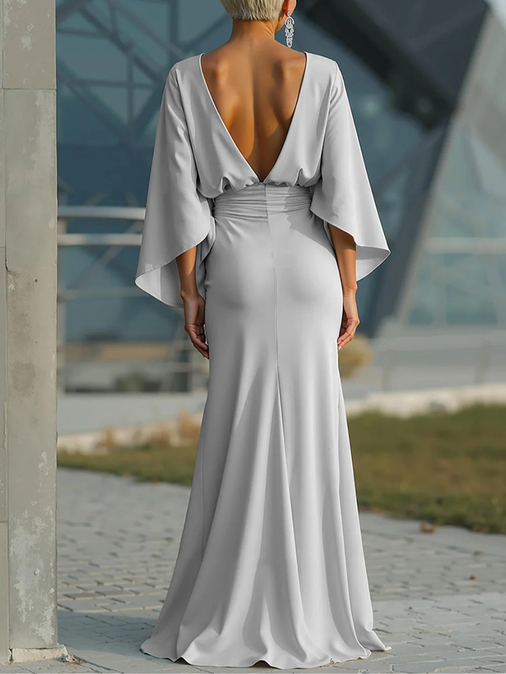 Clara | Elegante vestido sin mangas con escote en V y espalda descubierta