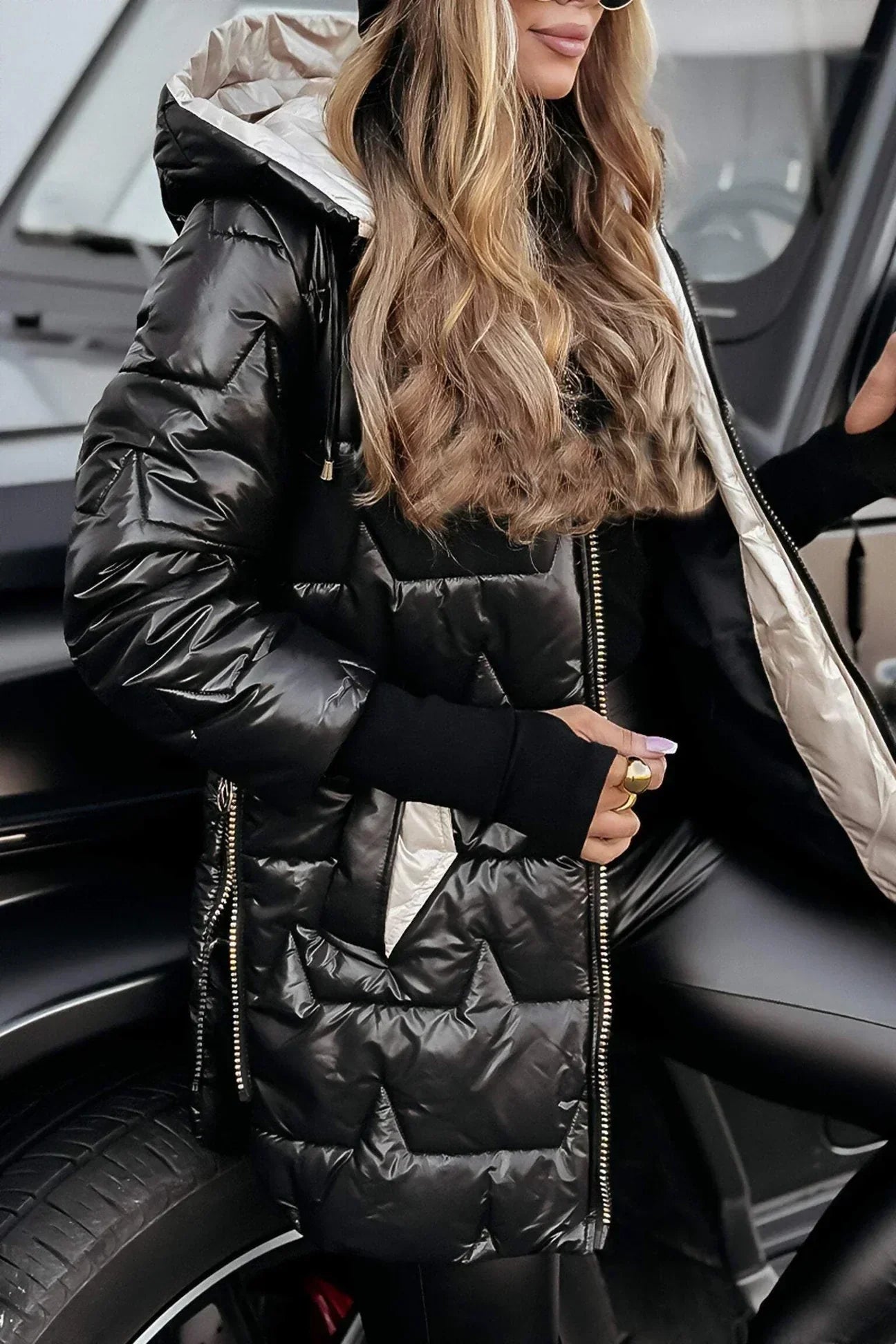 Nora - Abrigo Elegante de Invierno con Capucha y Acolchado